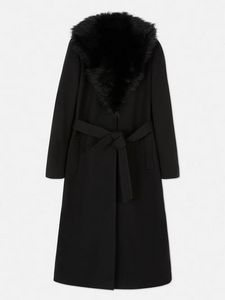 Manteau avec col en fausse fourrure offre à 45€ sur Primark
