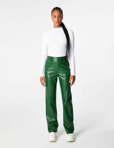 Pantalon enduit coupe droite vert offre à 17,99€ sur Jennyfer