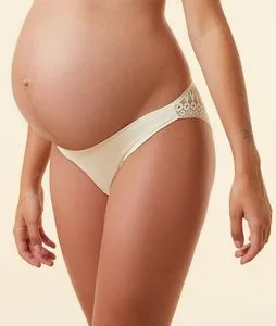 CANDY Culotte en coton biologique et dentelle offre à 12,99€ sur Etam