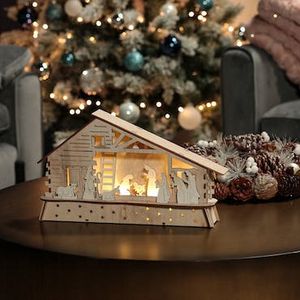 Crèche de Noël en bois avec leds offre à 8,97€ sur Pier Import