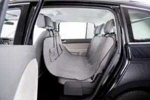 Transport Chien – Trixie Couverture pour sièges de voiture gris – 1,45 x 1,40 m offre à 19,9€ sur Médor et Compagnie
