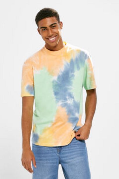 T-shirt tie-dye