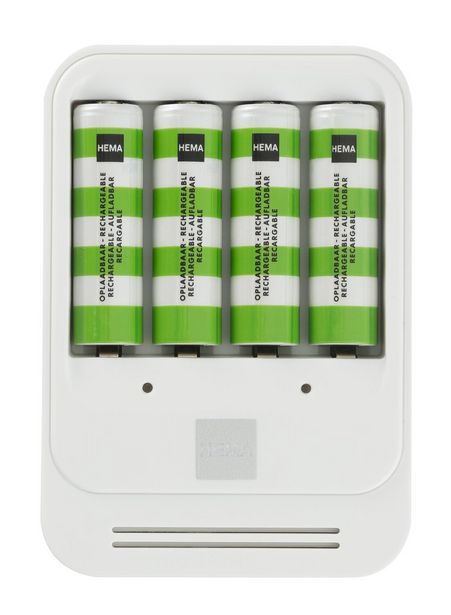 Chargeur de batterie avec 4 piles AA comprises offre à 12€ sur Hema