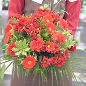 Bouquet de votre fleuriste rouge offre à 30€ sur Carrément Fleurs