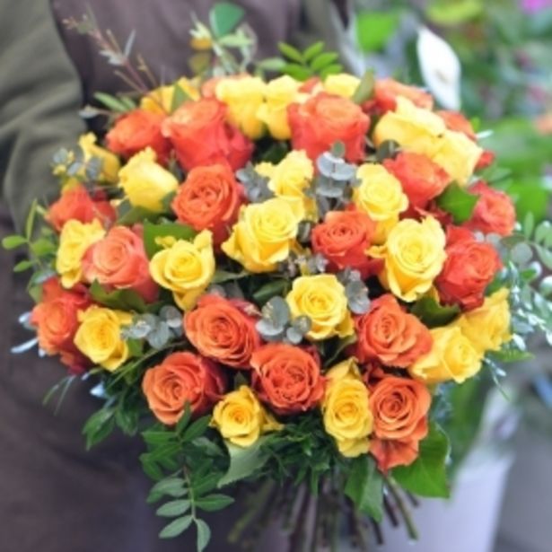 Brassée de roses orange et jaunes offre à 35,9€ sur Carrément Fleurs