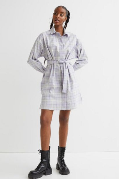 Robe chemise avec ceinture à nouer offre à 6,99€ sur H&M