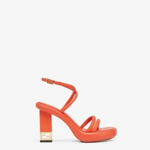 Sandales en cuir nappa orange offre à 980€ sur Fendi