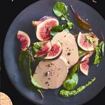 foie gras de canard entier figues fraiches et pesto de cresson