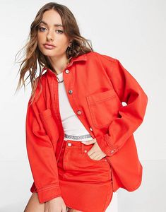 Topshop - Veste chemise d'ensemble en denim de coton - Rouge - RED offre à 15€ sur Asos