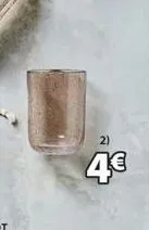 2)  4€ 
