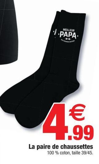 La paire de chaussettes